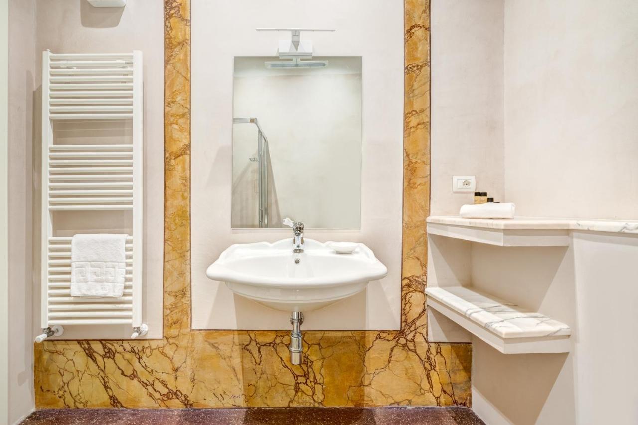 Palazzo D'Oltrarno - Residenza D'Epoca Bed & Breakfast ฟลอเรนซ์ ภายนอก รูปภาพ