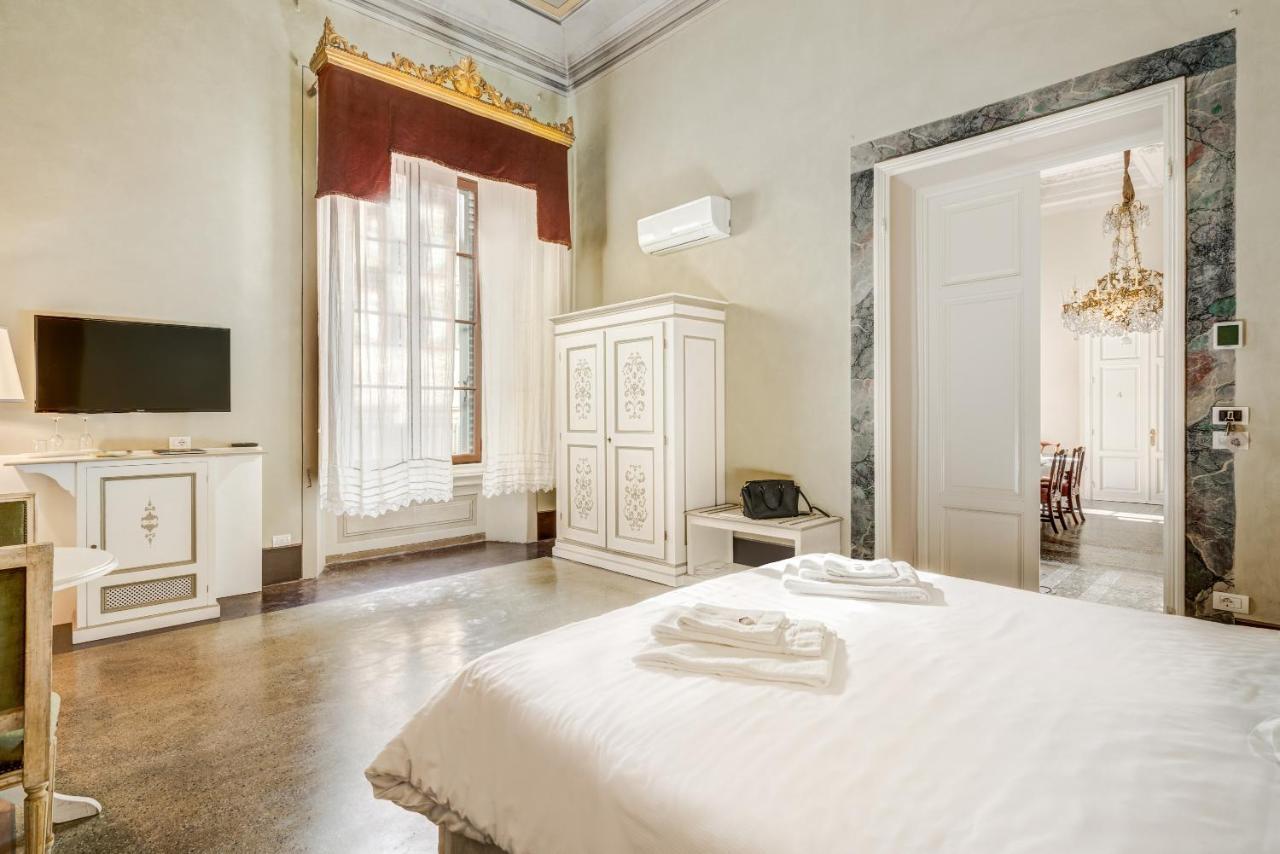 Palazzo D'Oltrarno - Residenza D'Epoca Bed & Breakfast ฟลอเรนซ์ ภายนอก รูปภาพ