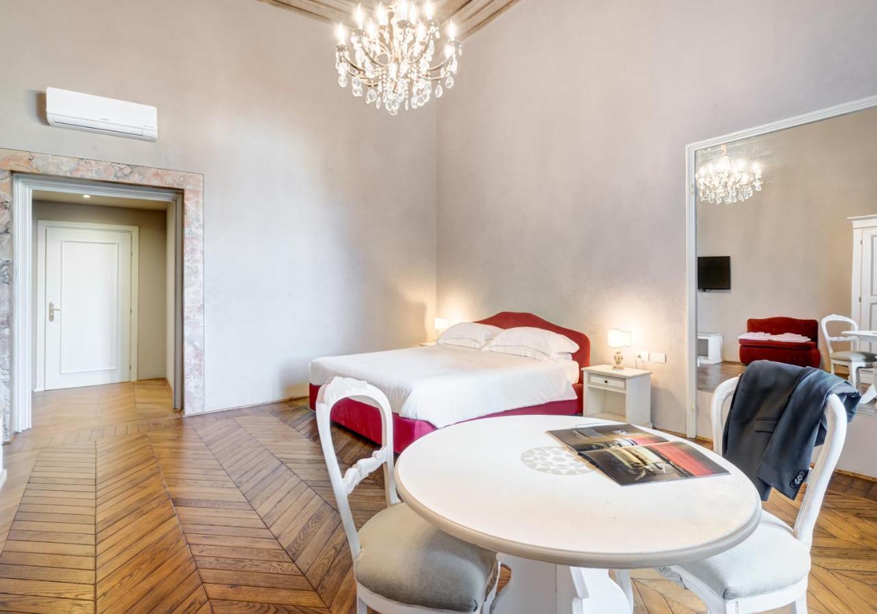 Palazzo D'Oltrarno - Residenza D'Epoca Bed & Breakfast ฟลอเรนซ์ ภายนอก รูปภาพ