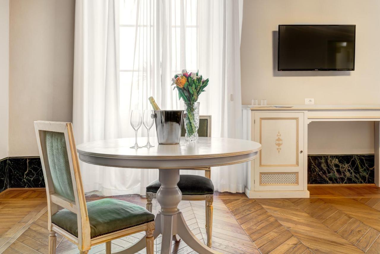 Palazzo D'Oltrarno - Residenza D'Epoca Bed & Breakfast ฟลอเรนซ์ ภายนอก รูปภาพ