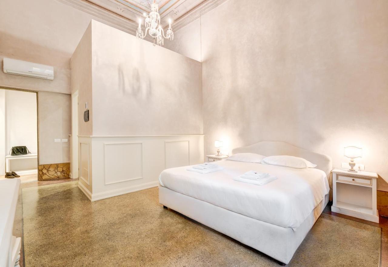 Palazzo D'Oltrarno - Residenza D'Epoca Bed & Breakfast ฟลอเรนซ์ ภายนอก รูปภาพ